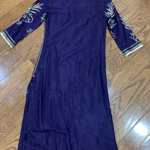 Kaftan/Beach Coverups - Picture 2 of 3